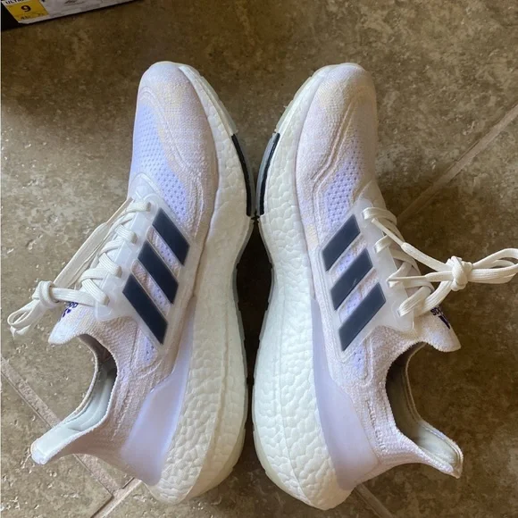 Rare Adidas Ultraboost 21 Primeblue Womens size 9 Ultraboost Shoes - Picture 9 of 13